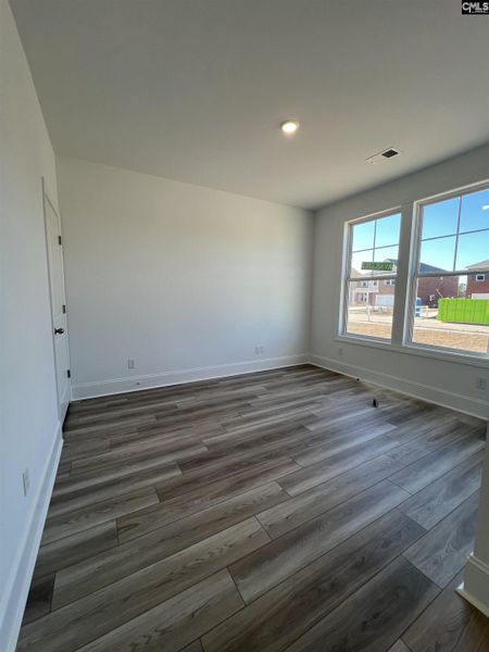 Spacious, unfurnished interior of a new home in Beach Forest, Sumter (Image 5).