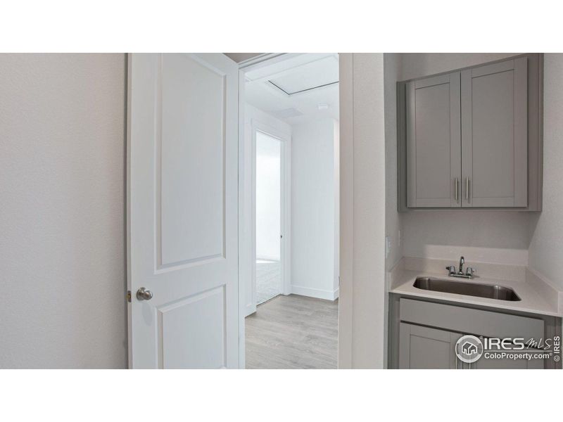 Furnished interior view inside a new home in Vantage, Berthoud (Image 6).
