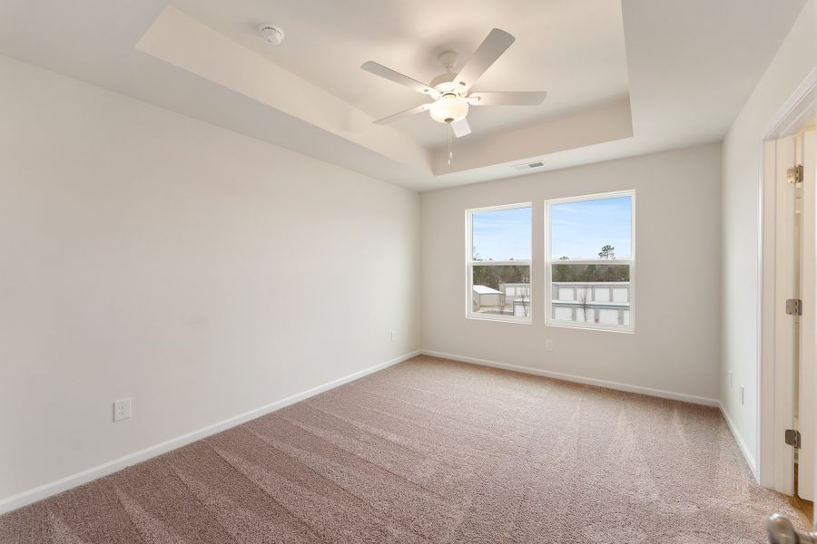 Spacious, unfurnished interior of a new home in Tucker Ridge, Pendleton (Image 18).