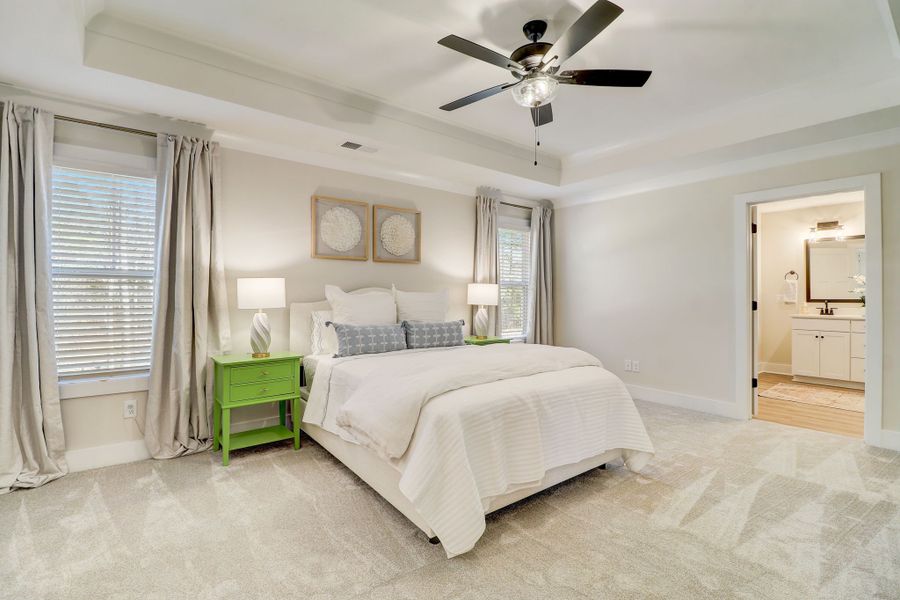 Representative furnished interior of a home built from the Bradley II by Great Southern Homes in Lynbrook, Boiling Springs (Image 46).