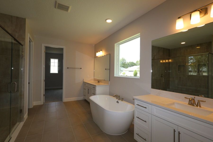 Owner's Bathroom Owner's Bathroom