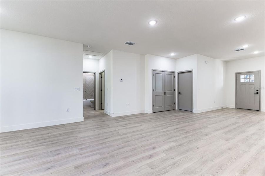 Spacious, unfurnished interior of a new home in , Deltona (Image 37).