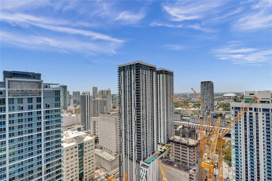 Condo located in Miami, FL showcasing its design and architecture (Image 24).
