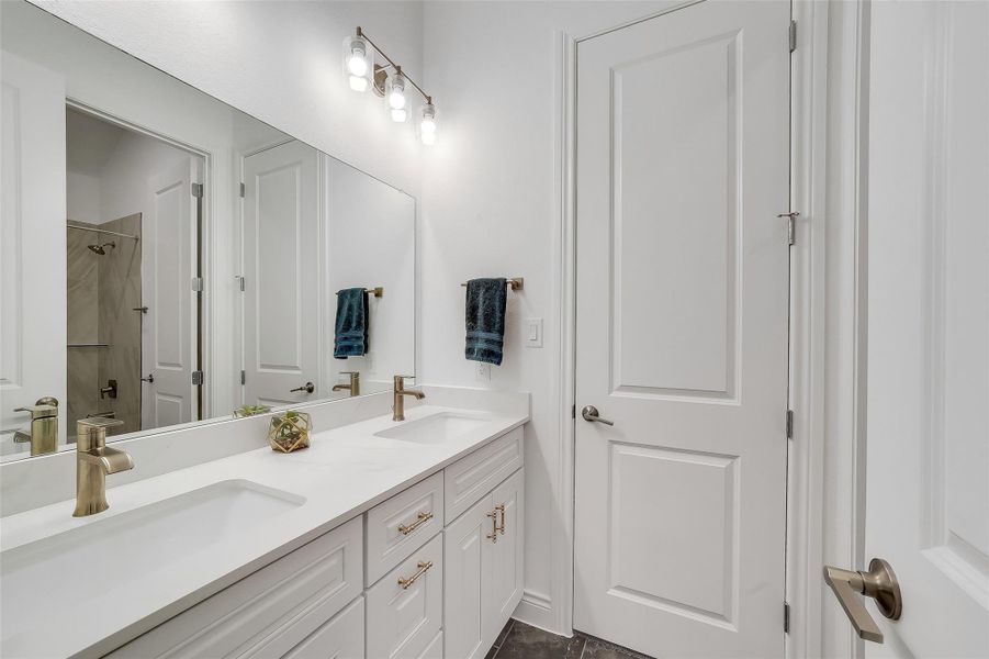 Bathroom #2 (dual sinks)