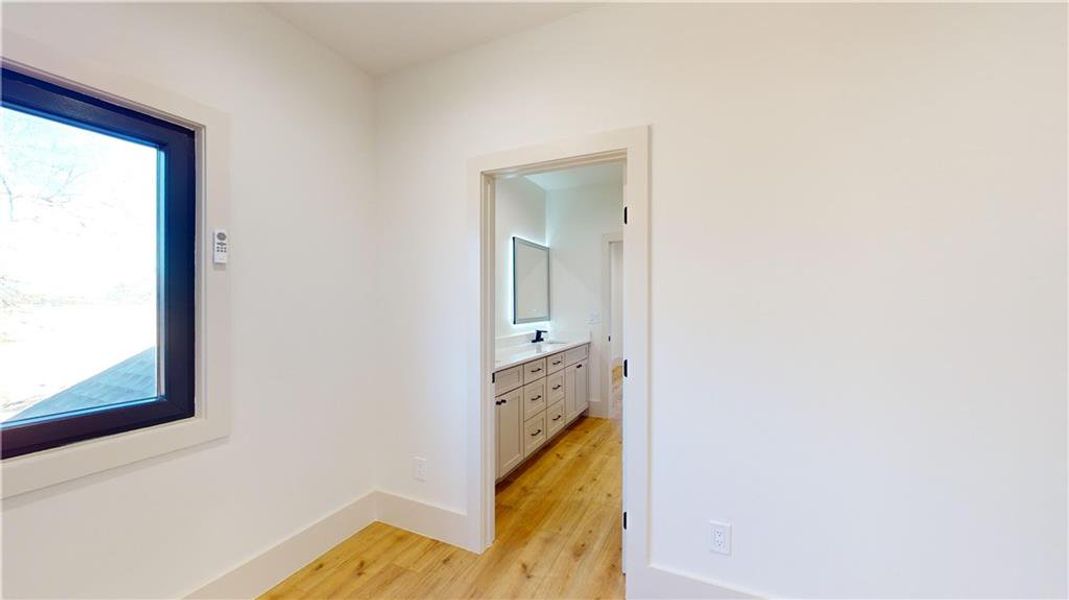 Spacious, unfurnished interior of a new home in , Commerce (Image 34).