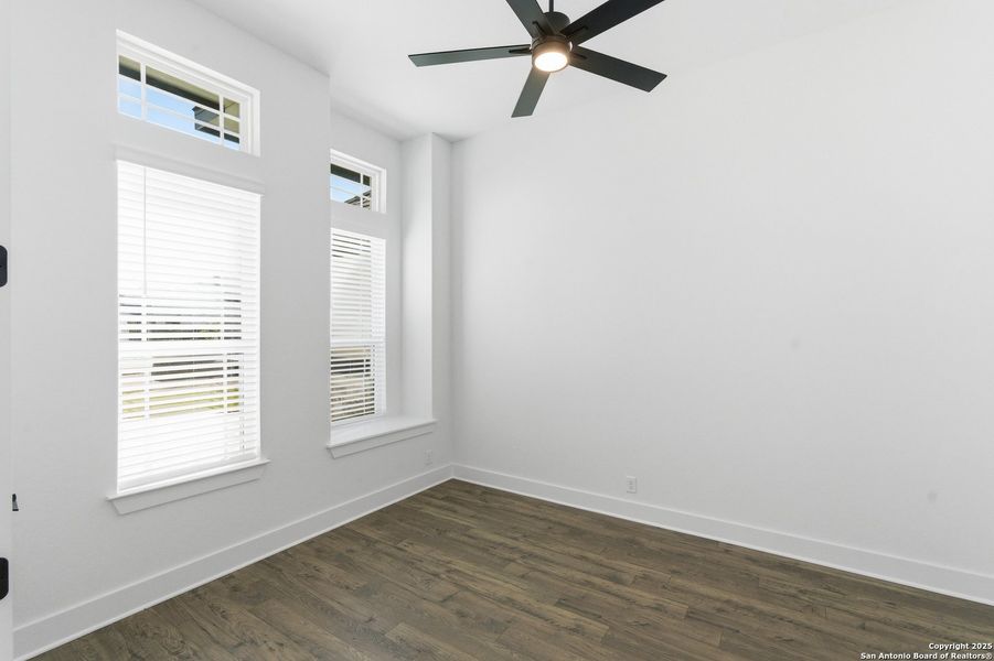 Spacious, unfurnished interior of a new home in Mesa Western, Cibolo (Image 20).