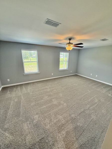 Spacious, unfurnished interior of a new home in Stone Fort Meadows, Manchester (Image 10).