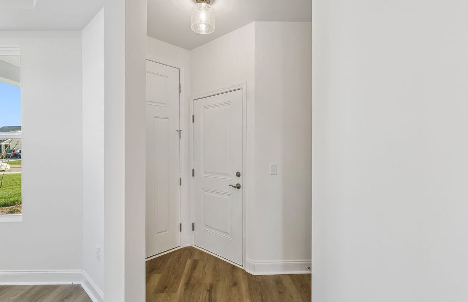 Spacious, unfurnished interior of a new home in Del Webb Southern Harmony, Murfreesboro (Image 28).