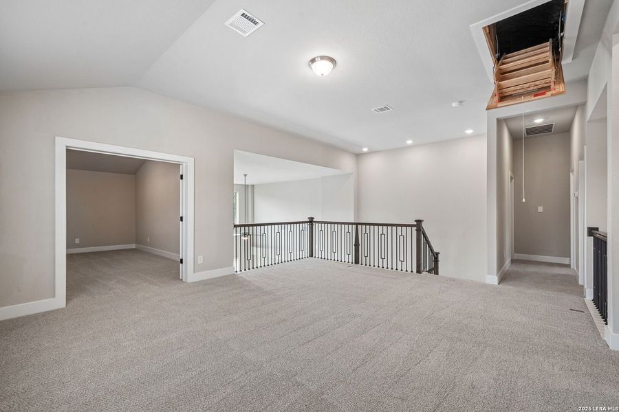 Spacious, unfurnished interior of a new home in Fox Falls, Boerne (Image 40).