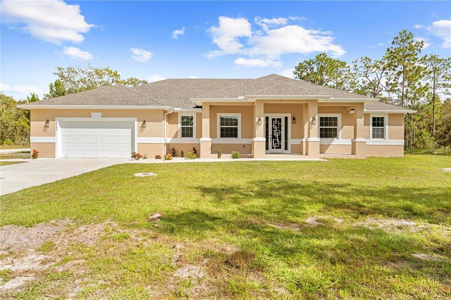 Exterior details and patio area of a home in , Weeki Wachee (Image 17).