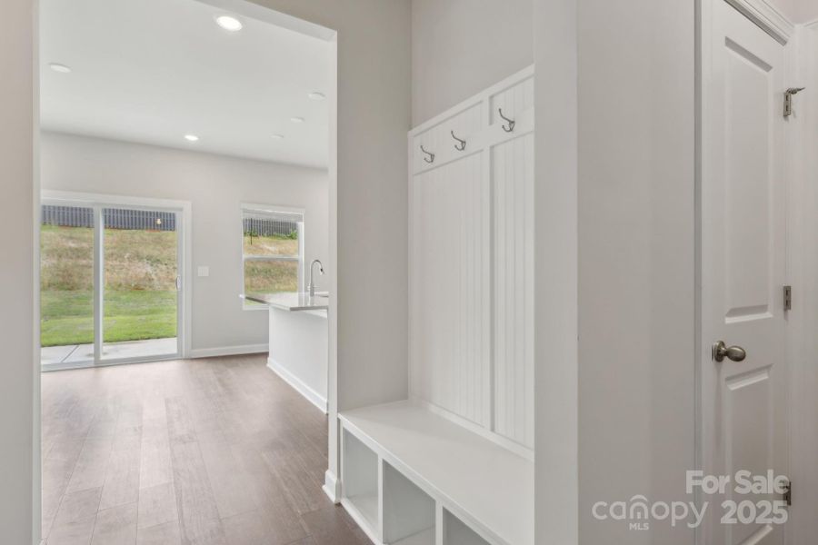 Photo is not of the actual home, but is an inspirational photo of builder’s model home and may depict options, furnishings, and/or decorator features that are not included Photo is not of the actual home, but is an inspirational photo of builder’s model home and may depict options, furnishings, and/or decorator features that are not included