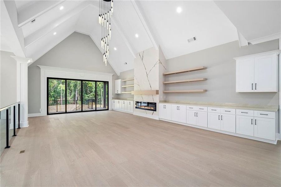 Spacious, unfurnished interior of a new home in , Suwanee (Image 73).