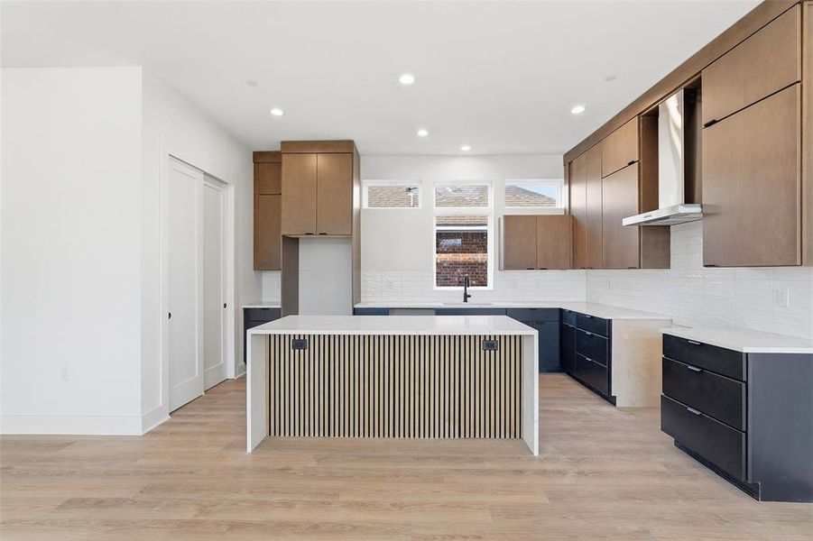 Furnished interior view inside a new home in , Dallas (Image 14).