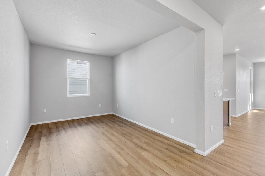 Spacious, unfurnished interior of a new home in Talon Pointe, Thornton (Image 10).