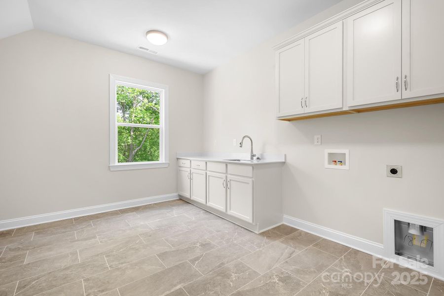 Image 41 of a home in Harbor Watch.