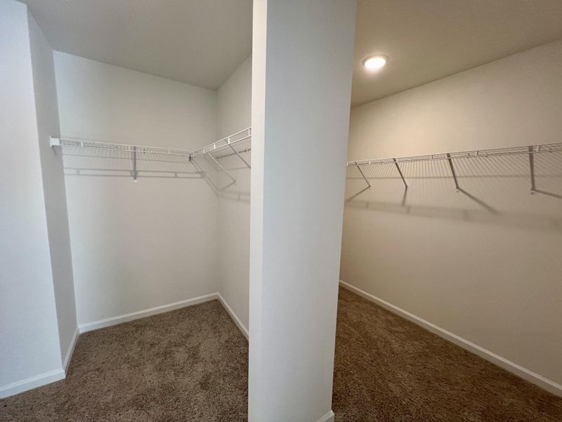 Spacious, unfurnished interior of a new home in Bellevue, Greenville (Image 15).