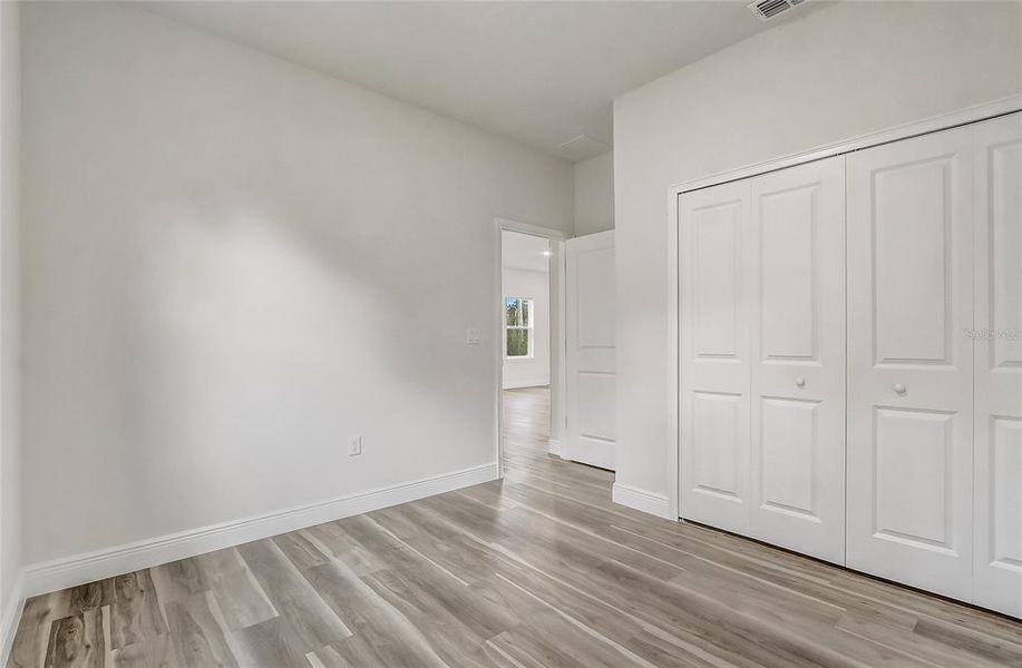 Spacious, unfurnished interior of a new home in , Ocala (Image 13).