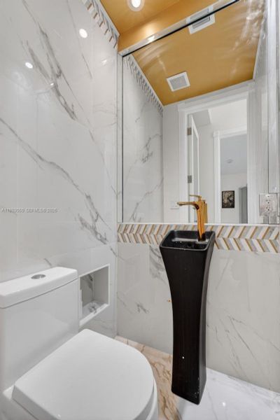 Furnished interior view inside a new home in , Biscayne Park (Image 79).