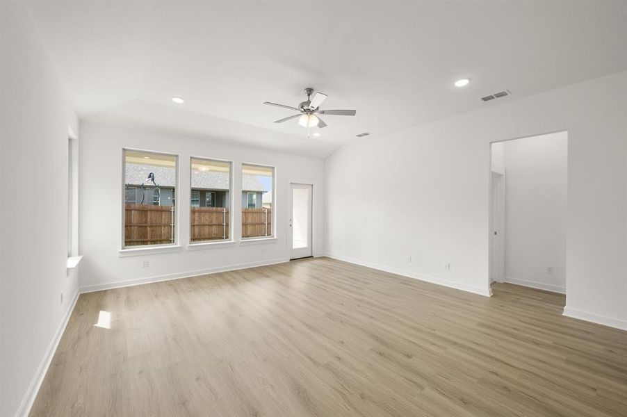 6921 Freight Train- Living Room-3