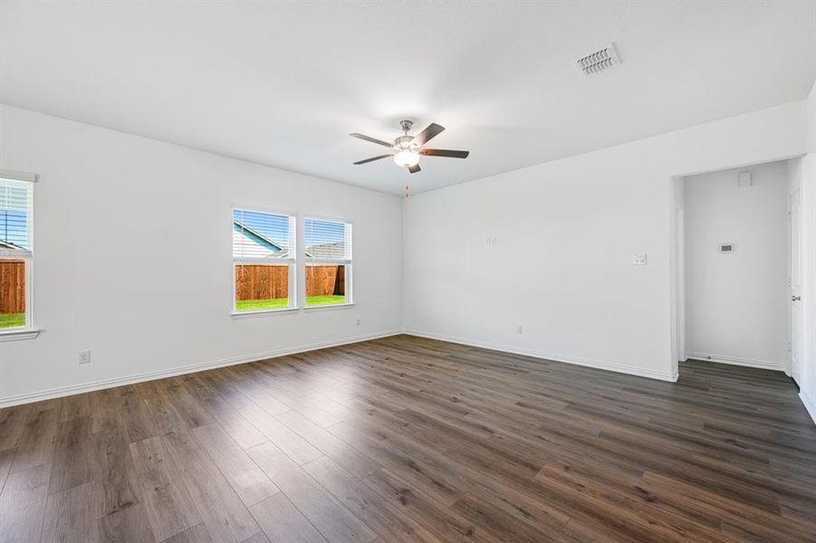 Spacious, unfurnished interior of a new home in River Ridge, Crandall (Image 14). Spacious, unfurnished interior of a new home in River Ridge, Crandall (Image 14).