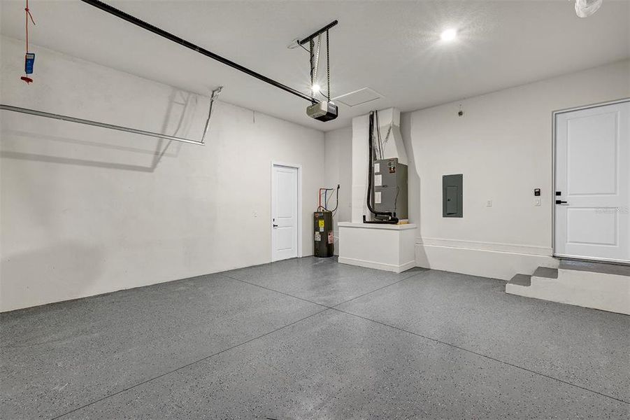 Spacious, unfurnished interior of a new home in , Port Charlotte (Image 35).