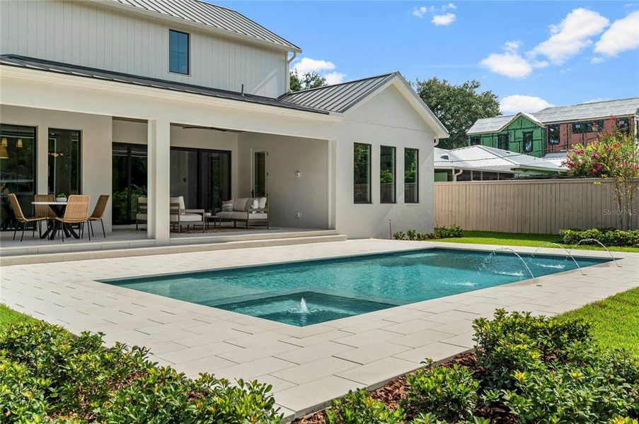 Exterior details and patio area of a home in , Orlando (Image 28).