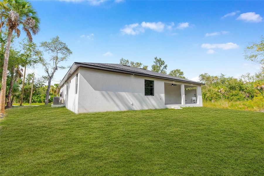 Exterior details and patio area of a home in , Port Charlotte (Image 26).