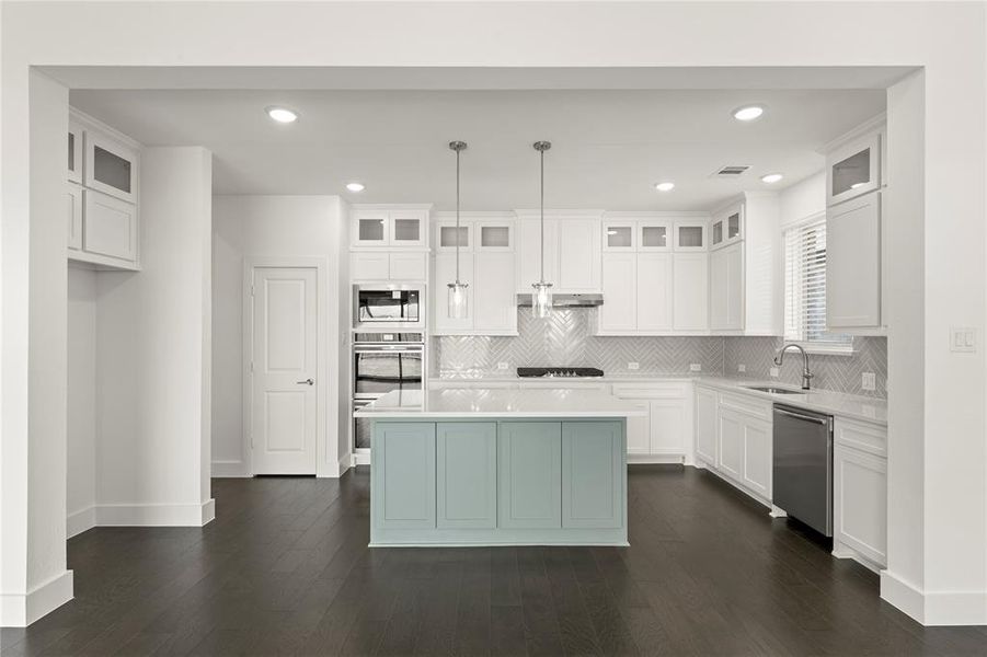 10. 2412 Belmont - Kitchen 10. 2412 Belmont - Kitchen