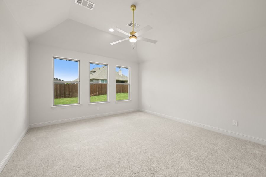 Spacious, unfurnished interior of a new home in Hayes Crossing, Midlothian (Image 23).