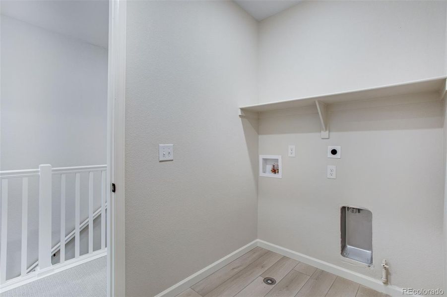 Spacious, unfurnished interior of a new home in Sugar Mill Village, Longmont (Image 38). Spacious, unfurnished interior of a new home in Sugar Mill Village, Longmont (Image 38).