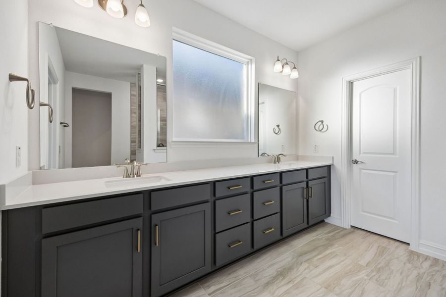 Representative furnished interior of a home built from the Oglesby by Pulte Homes in Pinnacle at Legacy Hills, Celina (Image 10).
