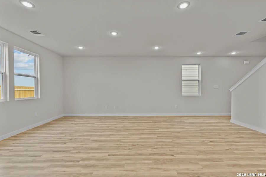 Spacious, unfurnished interior of a new home in Applewhite Meadows, San Antonio (Image 17).
