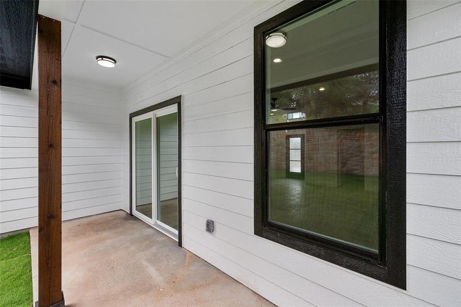 Exterior details and patio area of a home in , Granbury (Image 28).