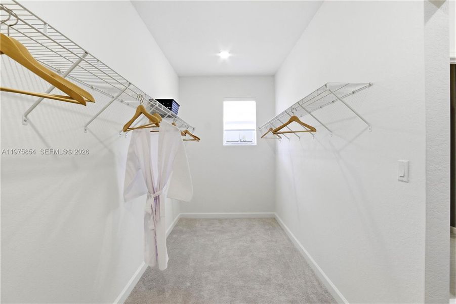 Spacious, unfurnished interior of a new home in , Miami (Image 25).