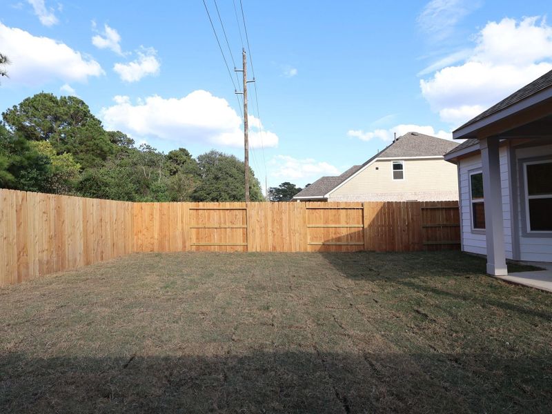 Exterior details and patio area of a home in Sorella, Tomball (Image 15).