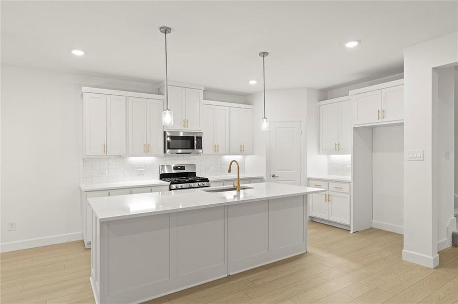 Furnished interior view inside a new home in Creekside, Royse City (Image 8).