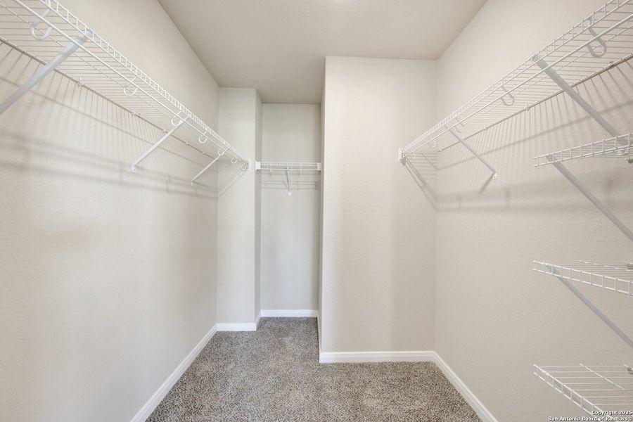 Spacious, unfurnished interior of a new home in Greenspoint Heights, Seguin (Image 38).