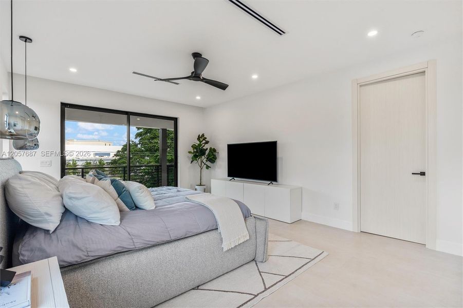 Furnished interior view inside a new home in , Fort Lauderdale (Image 18).