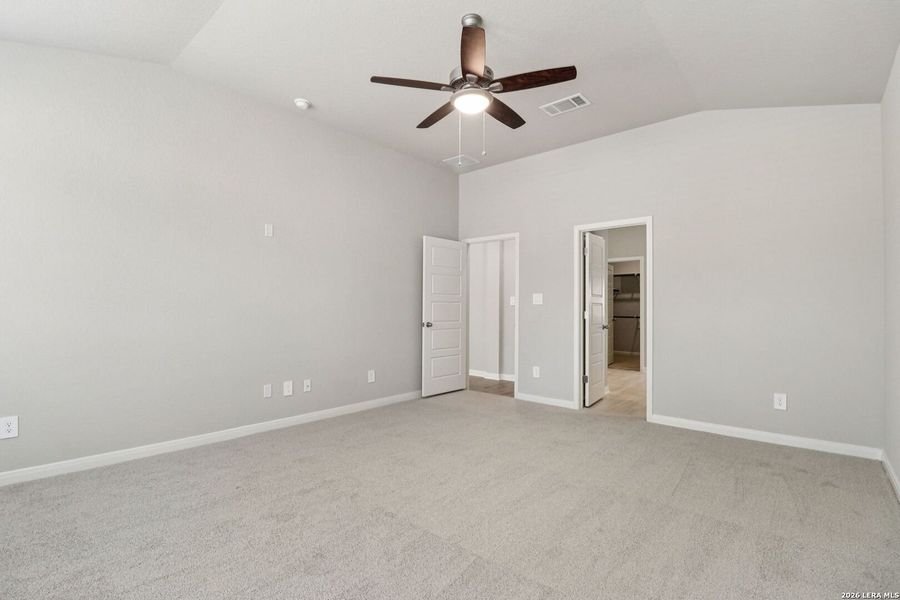 Spacious, unfurnished interior of a new home in Estancia Ranch - Classic Series, San Antonio (Image 32).