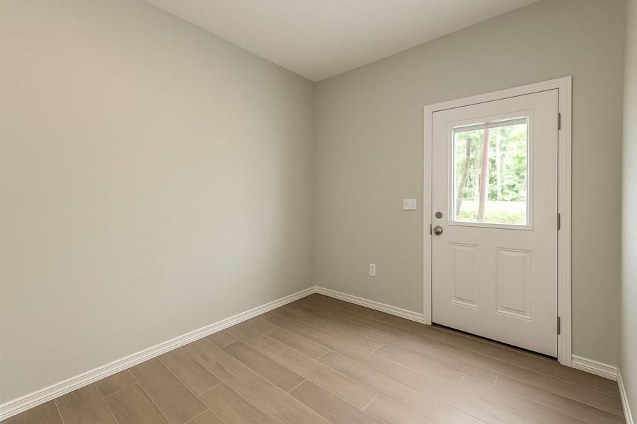 Spacious, unfurnished interior of a new home in Spring Branch Crossing, Conroe (Image 11).