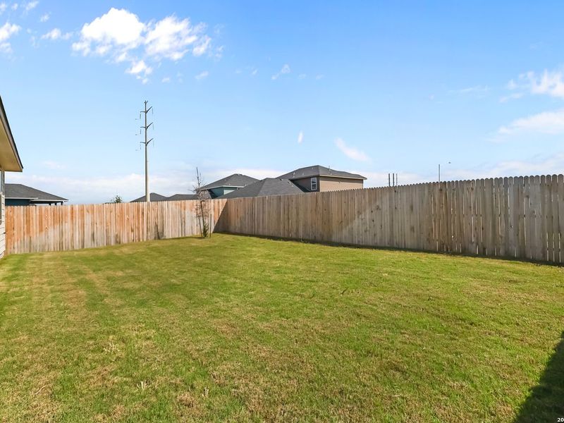 Exterior details and patio area of a home in Hannah Heights, Seguin (Image 25).