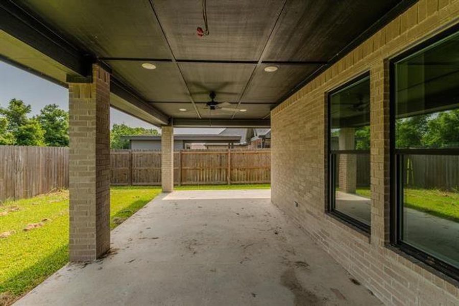 Exterior details and patio area of a home in , Beaumont (Image 2).