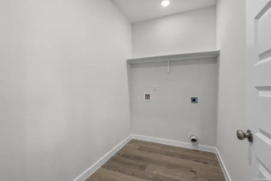 Spacious, unfurnished interior of a new home in Applewhite Meadows, San Antonio (Image 30).