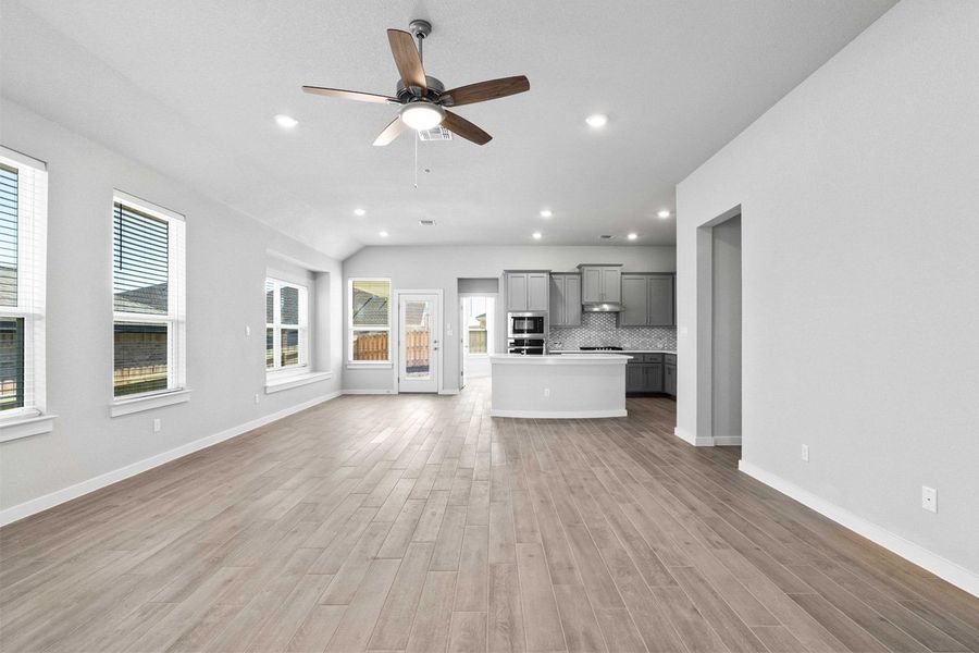 Spacious, unfurnished interior of a new home in Nolina, Georgetown (Image 28).