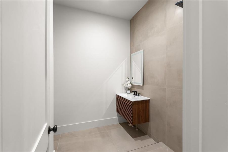 Furnished interior view inside a new home in , Atlanta (Image 44).