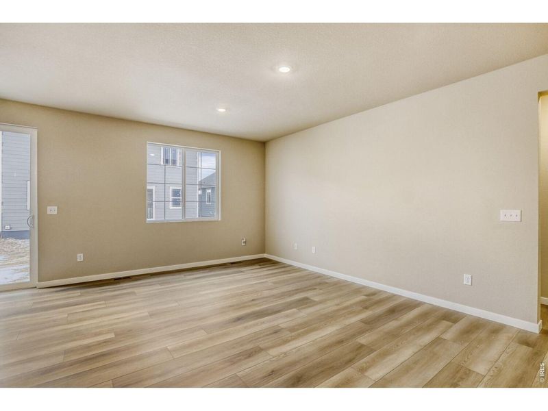 Spacious, unfurnished interior of a new home in Farmstead, Berthoud (Image 17).