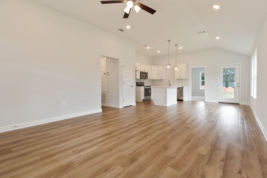 Spacious, unfurnished interior of a new home in Barton's Bend, Crestview (Image 21). Spacious, unfurnished interior of a new home in Barton's Bend, Crestview (Image 21).