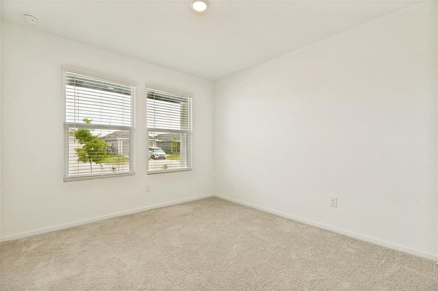 Spacious, unfurnished interior of a new home in Tillage Farms, Princeton (Image 12).