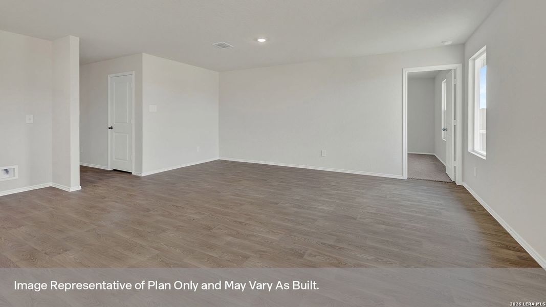 Spacious, unfurnished interior of a new home in Navarro Fields, Seguin (Image 20).