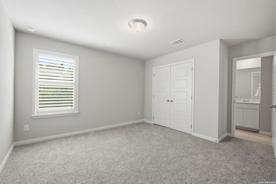 Spacious, unfurnished interior of a new home in Fox Falls, Boerne (Image 23).